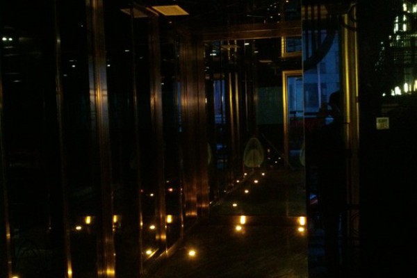 山城夜未央，区县风情韵